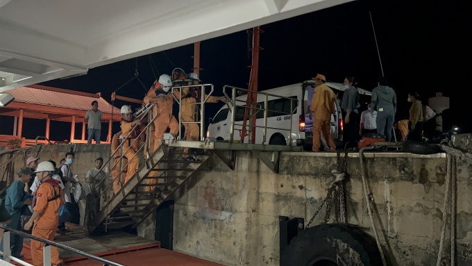 Một thuyền viên bị tai nạn lao động trên biển được cứu sống