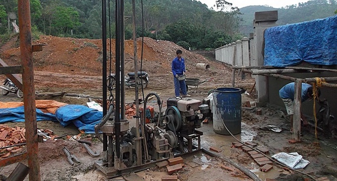 Người phụ nữ mất toàn bộ da đầu khi đang khoan giếng