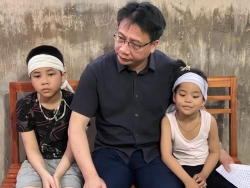 Giáo viên cắm bản tử vong: Con gái 4 tuổi ngơ ngác đứng khóc bên vực sâu