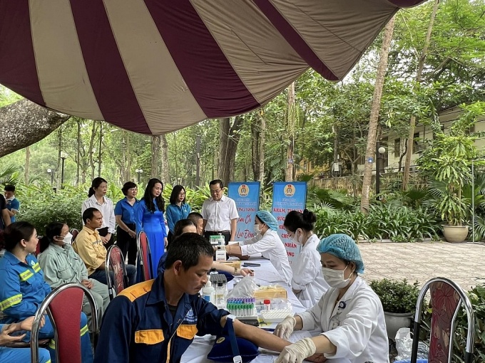 Công nhân làm công việc nặng nhọc, độc hại được tầm soát ung thư sớm miễn phí