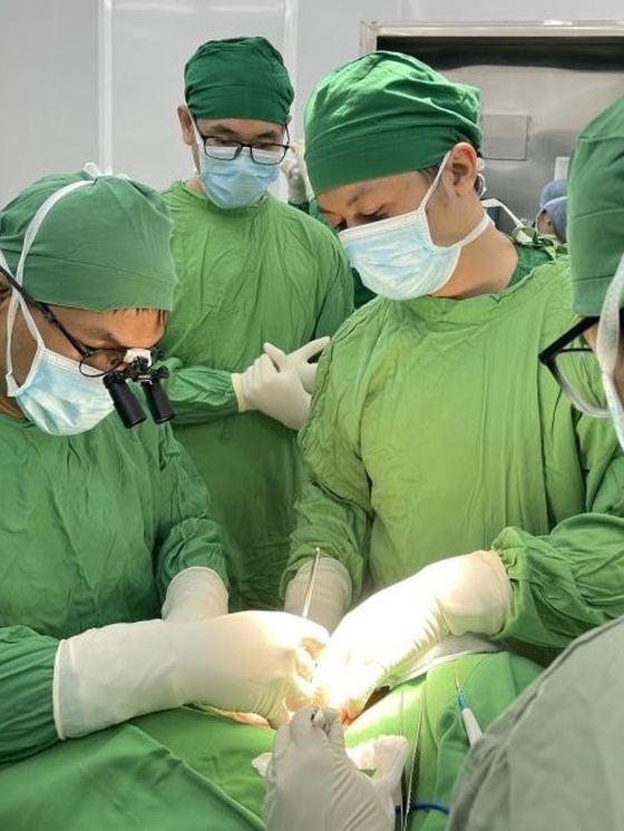 Nối thành công cổ tay, ngón tay bị đứt lìa do tai nạn lao động