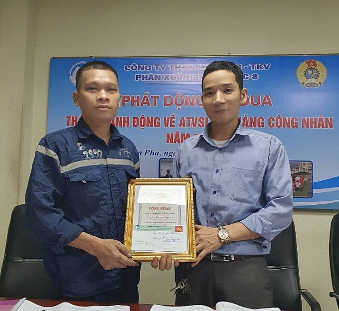 Than Hạ Long vinh danh 10 tấm gương 