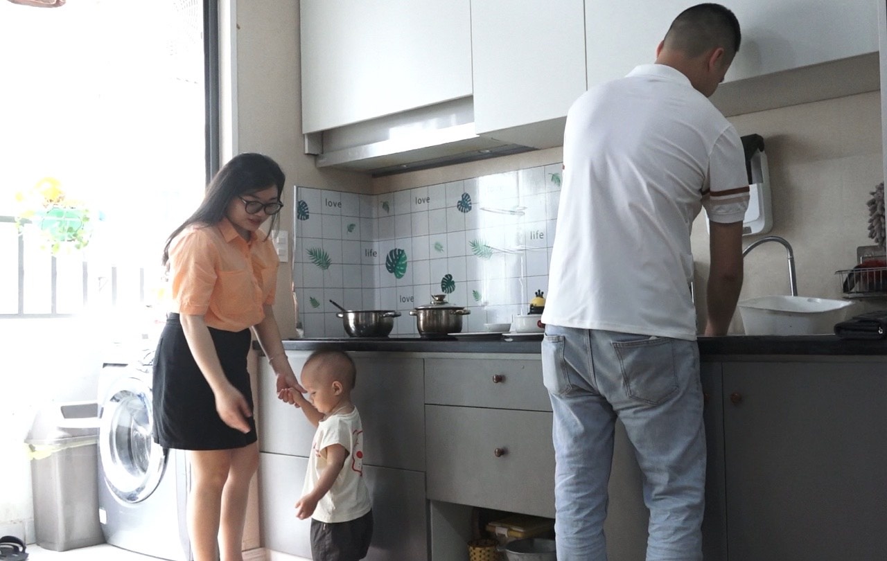 Công nhân mua nhà bằng được từ một buổi tối mùa hè không ngủ được nơi ở trọ Công nhân mua nhà bằng được từ một buổi tối mùa hè không ngủ được nơi ở trọ