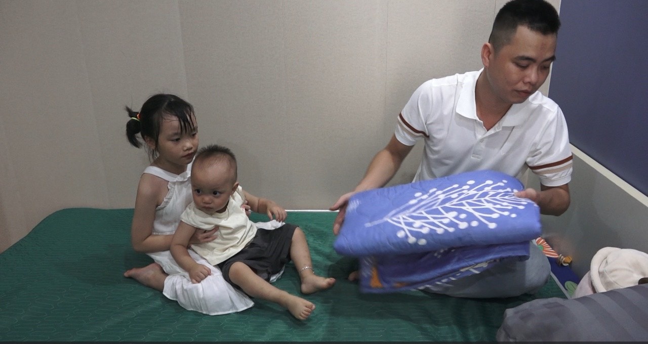 Công nhân mua nhà bằng được từ một buổi tối mùa hè không ngủ được nơi ở trọ Công nhân mua nhà bằng được từ một buổi tối mùa hè không ngủ được nơi ở trọ