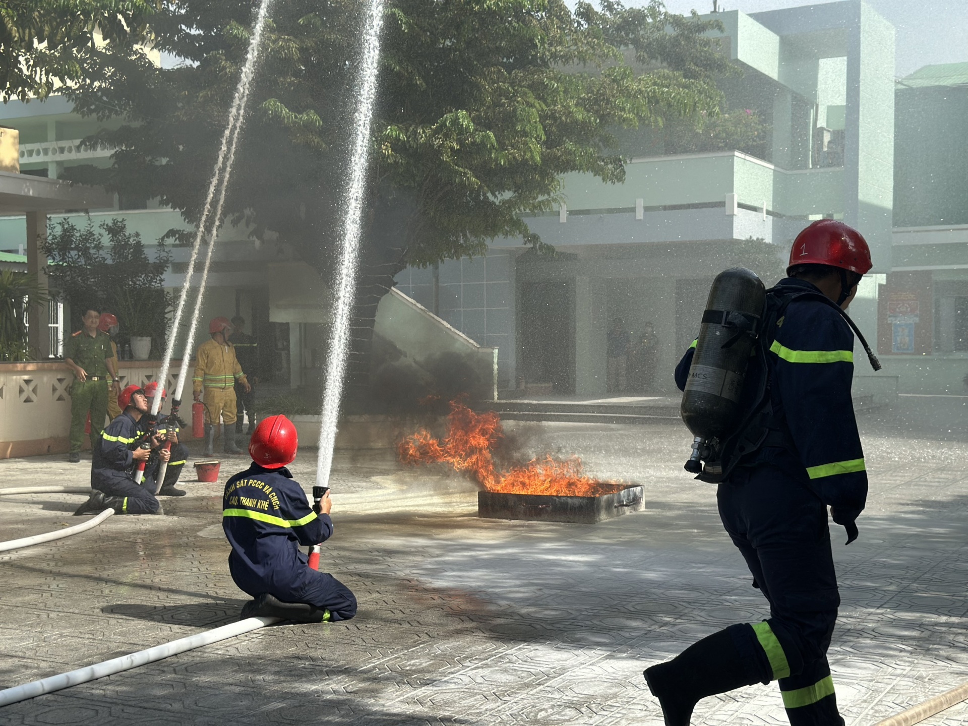 Diễn tập chữa cháy, cứu người tại Công ty CP Đường sắt Đà Nẵng-Quảng Nam