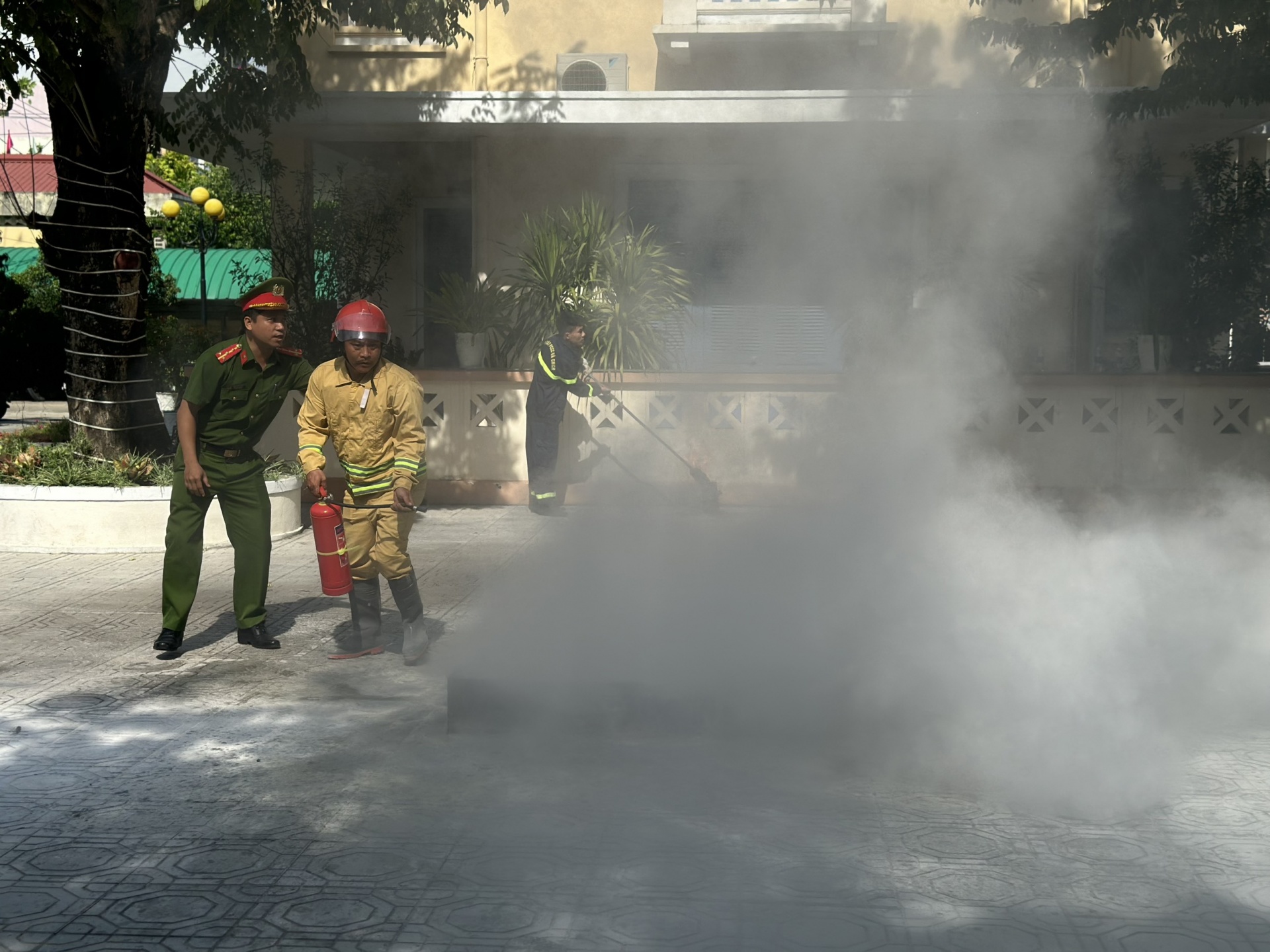 Diễn tập chữa cháy, cứu người tại Công ty CP Đường sắt Đà Nẵng-Quảng Nam