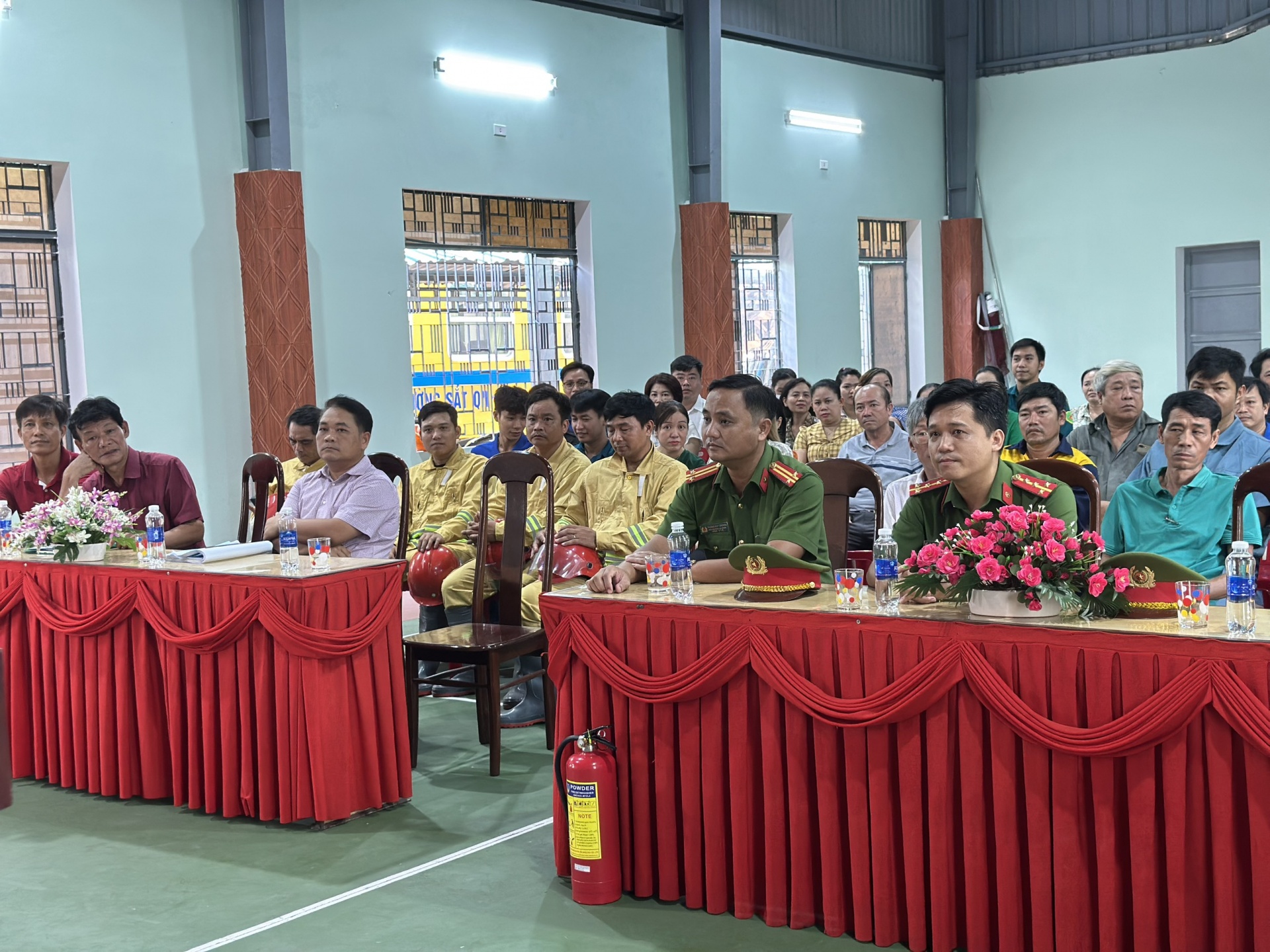 Diễn tập chữa cháy, cứu người tại Công ty CP Đường sắt Đà Nẵng-Quảng Nam