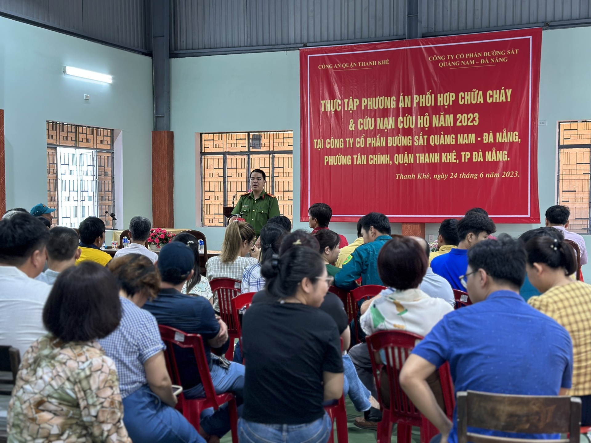 Diễn tập chữa cháy, cứu người tại Công ty CP Đường sắt Đà Nẵng-Quảng Nam