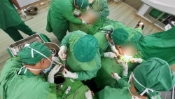 Nối thành công phần tay đứt lìa cho 3 lao động bị tai nạn