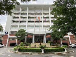 “Sẽ nghiên cứu, đề xuất mở rộng đối tượng, tăng phụ cấp cho cán bộ y tế”