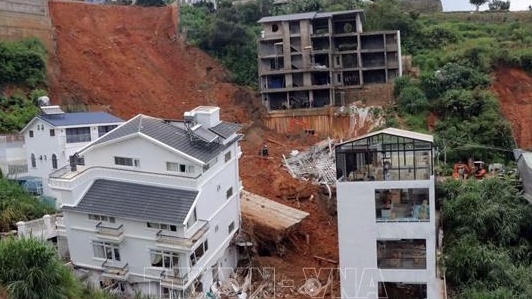 Hai vợ chồng công nhân tử vong trong vụ sạt lở nghiêm trọng tại Đà Lạt