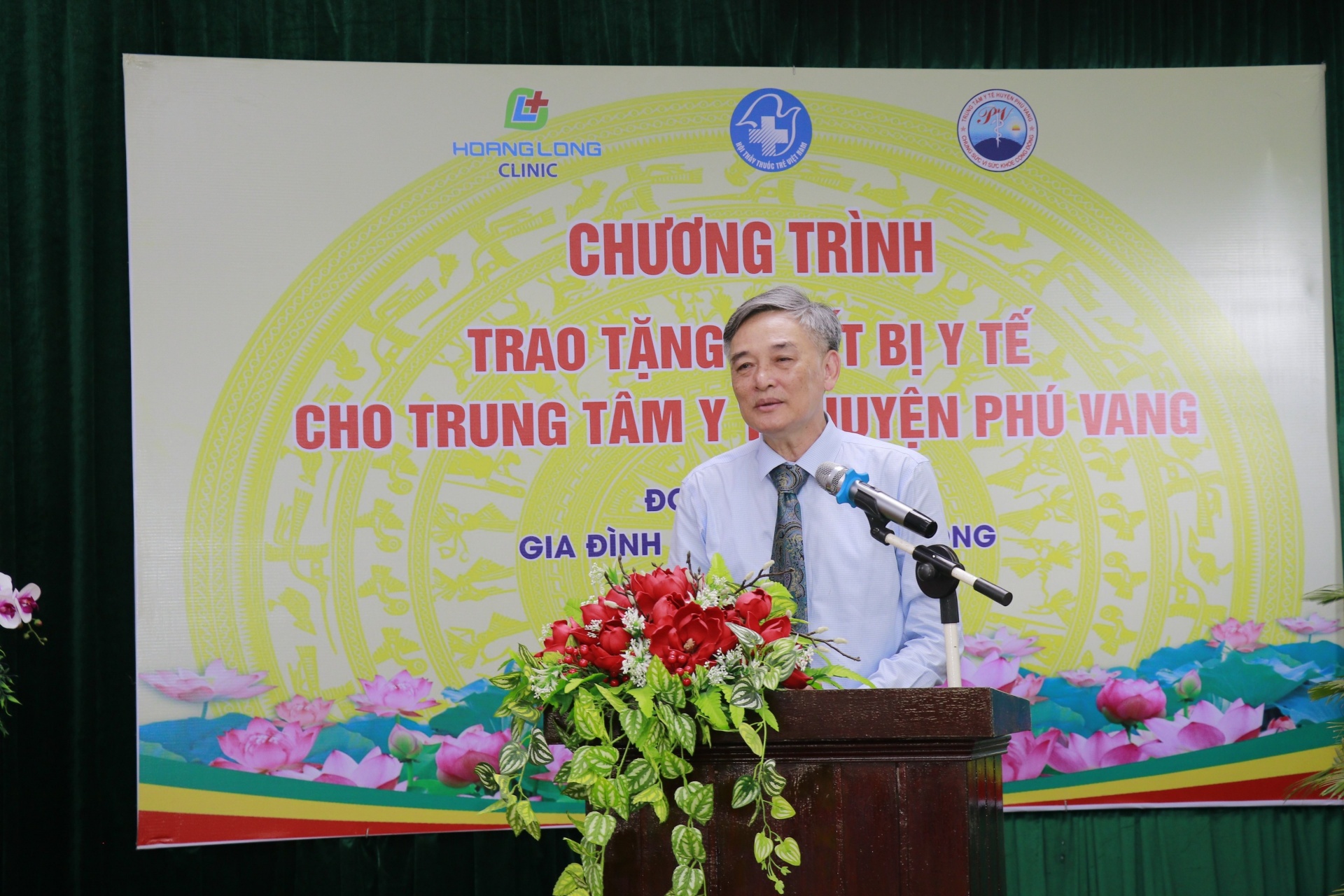 Tấm lòng cao cả của gia đình Giáo sư Đào Văn Long với bệnh nhân vùng khó khăn