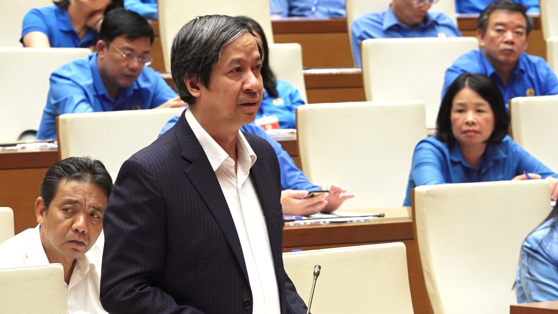 Bộ GD & ĐT: Xem xét đưa đối tượng giáo viên mầm non vào ngành nghề nặng nhọc, độc hại