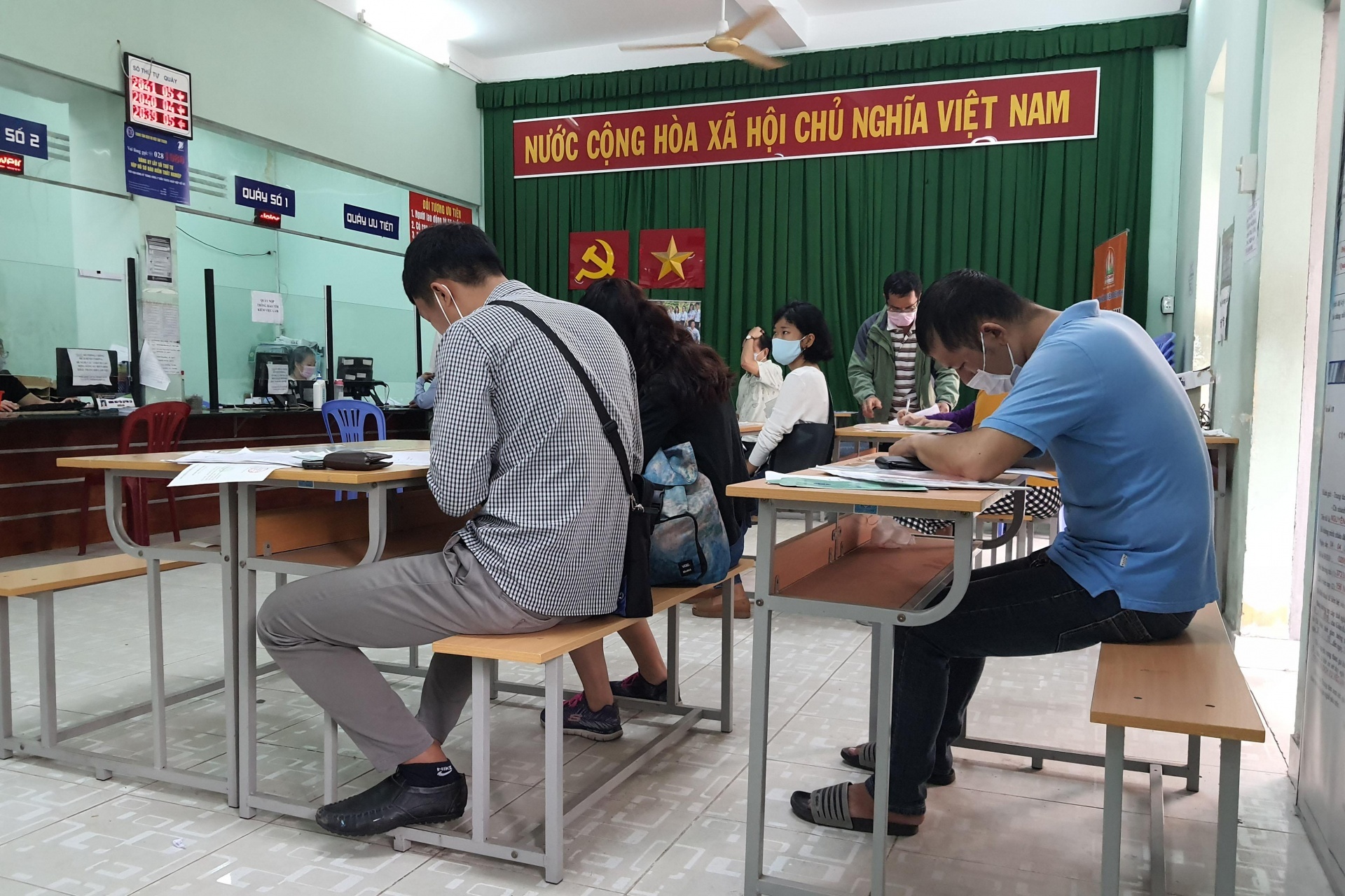 Hơn 357.000 người lao động nộp hồ sơ xin hưởng trợ cấp thất nghiệp