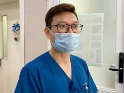 Cán bộ y tế kiến nghị “học 6 năm”, bậc lương khởi điểm bằng “học 4 năm”