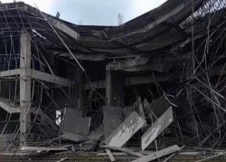 Một công nhân bị thương do sập giàn giáo