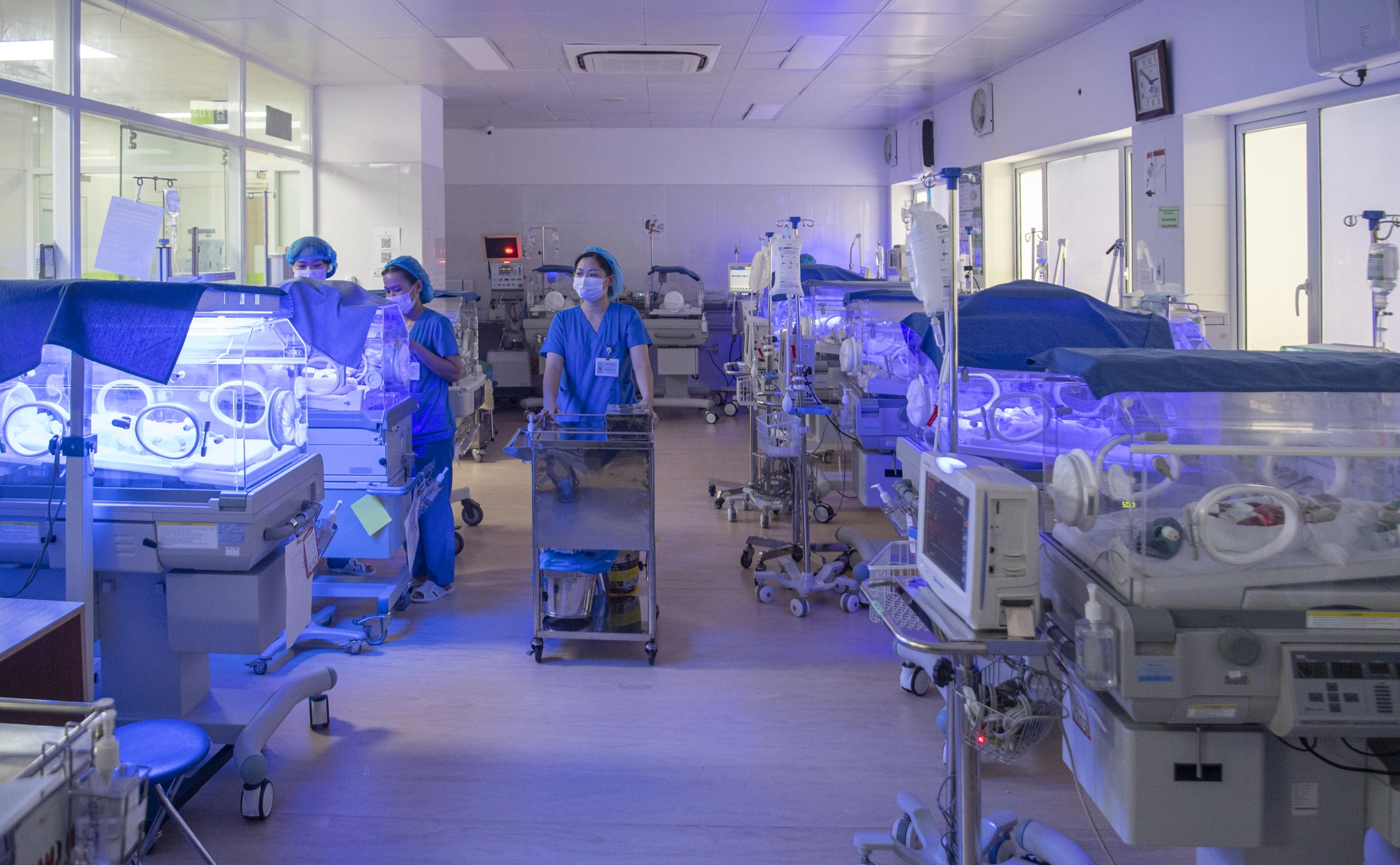 Hành trình sinh tử về vòng tay mẹ của những bệnh nhân "0 tuổi"