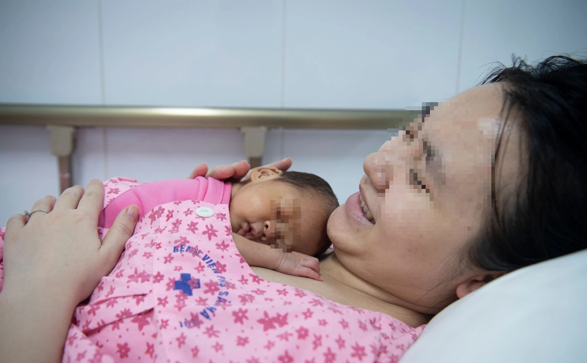 Hành trình sinh tử về vòng tay mẹ của những bệnh nhân 