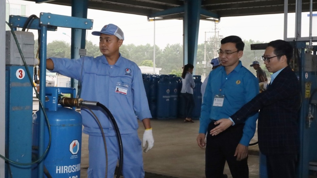 Công đoàn cơ sở có trách nhiệm như thế nào trong công tác an toàn, vệ sinh lao động?