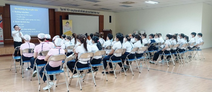 Chăm sóc sức khỏe toàn diện cho người lao động trong các khu công nghiệp Chăm sóc sức khỏe toàn diện cho người lao động trong các khu công nghiệp