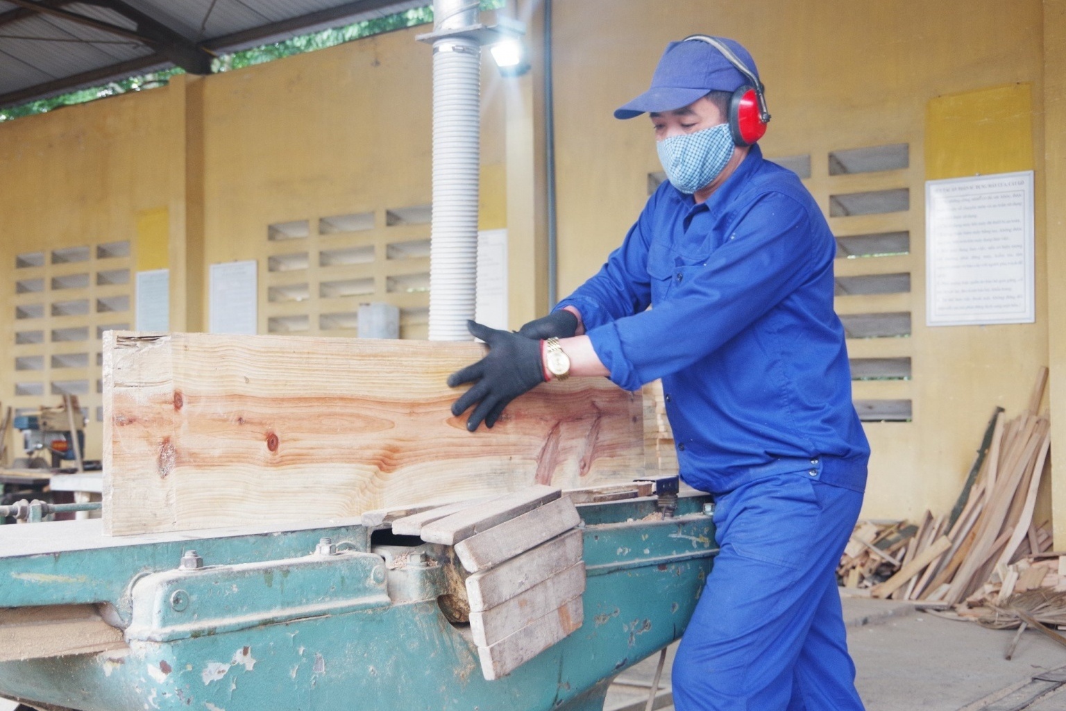 Quân đội tăng cường đảm bảo an toàn, vệ sinh lao động, phòng, chống bệnh nghề nghiệp