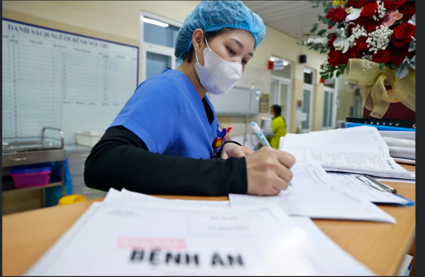 Chế độ giờ trực “không đủ mua bát phở” - nhân viên y tế mong chờ sự thay đổi Chế độ giờ trực “không đủ mua bát phở” - nhân viên y tế mong chờ sự thay đổi