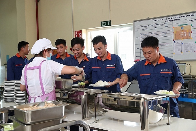 Các nguyên tắc xây dựng thực đơn và lựa chọn thực phẩm cho bữa ăn ca