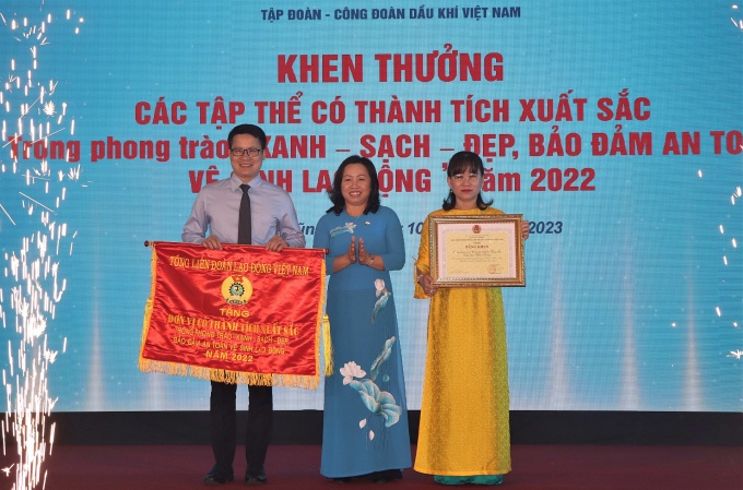 Những điểm mới trong Chỉ thị 31-CT/TW của Ban Bí thư và vai trò của Công đoàn (*)