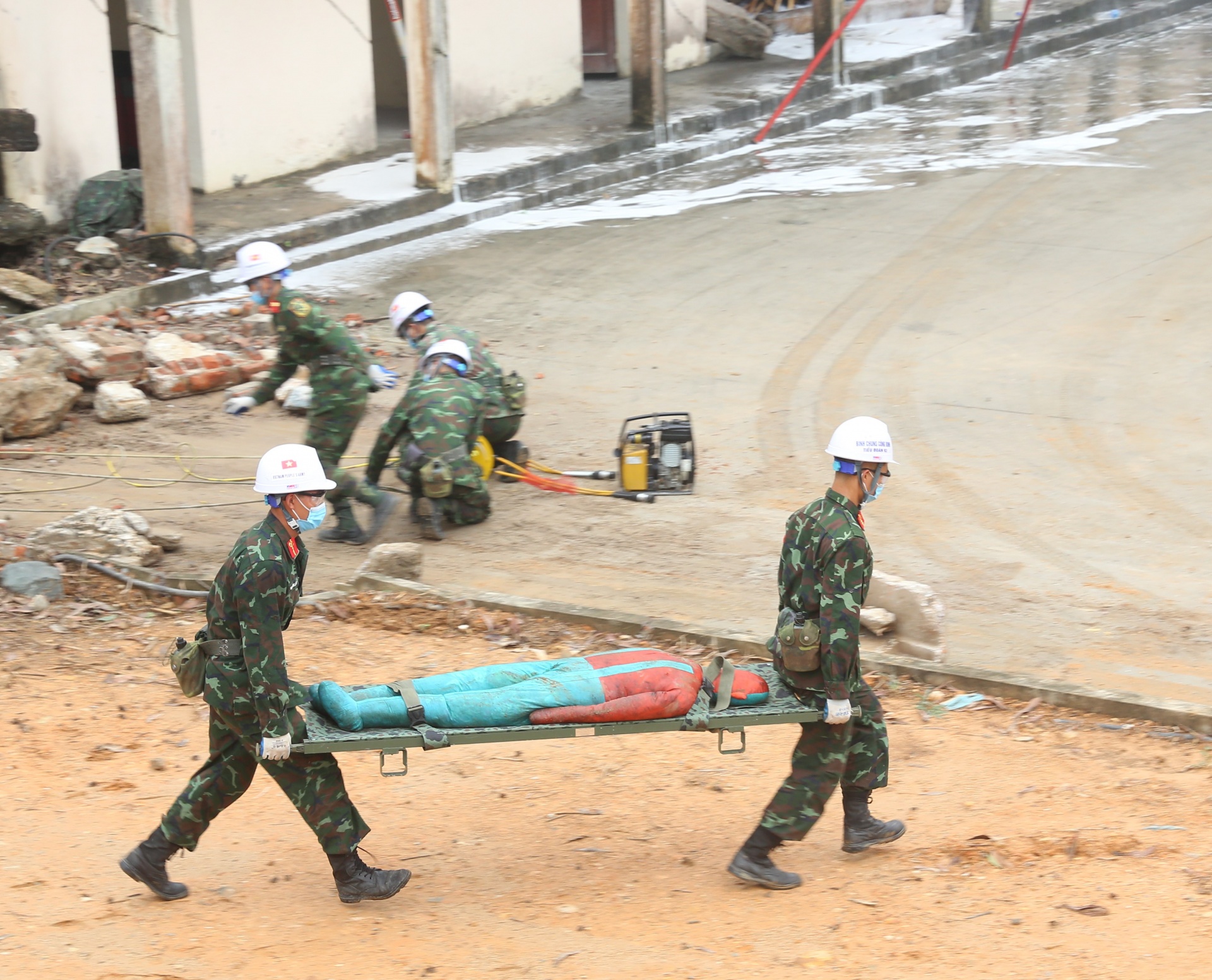 Toàn quân tăng cường đảm bảo ATVSLĐ tại nơi làm việc và trong chuỗi cung ứng