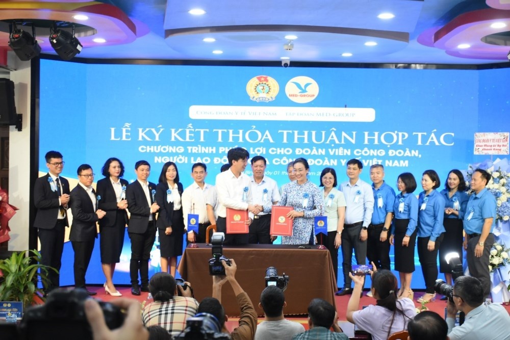 Hai Công đoàn ngành ký kết hợp tác với MED-GROUP