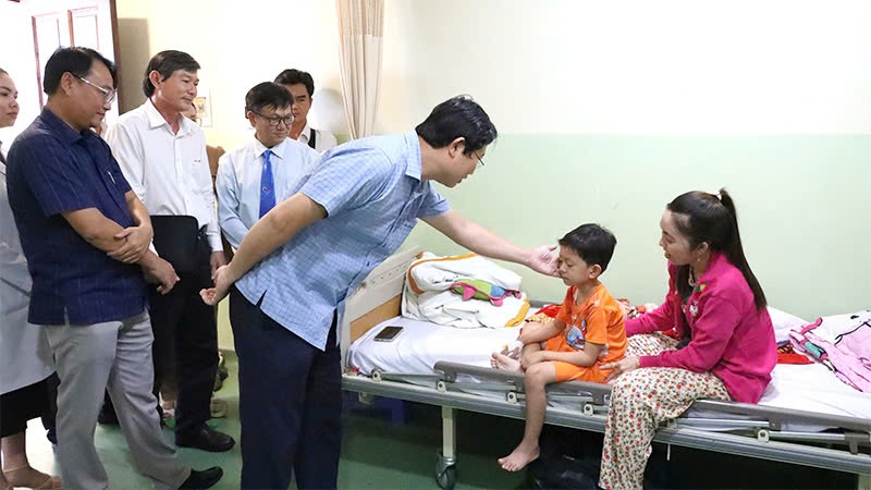 Xử lý nghiêm tiệm bánh mì Hồng Ngọc 12 để xảy ra vụ ngộ độc tập thể ở Đồng Tháp