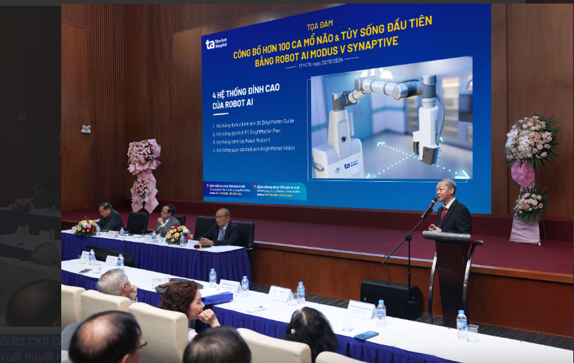 Thực hiện thành công 100 ca mổ não, tủy sống đầu tiên bằng Robot AI tại Việt Nam