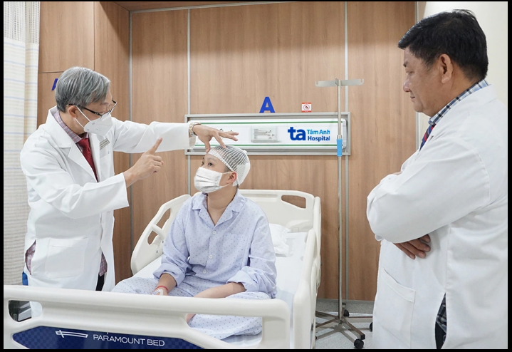 Thực hiện thành công 100 ca mổ não, tủy sống đầu tiên bằng Robot AI tại Việt Nam