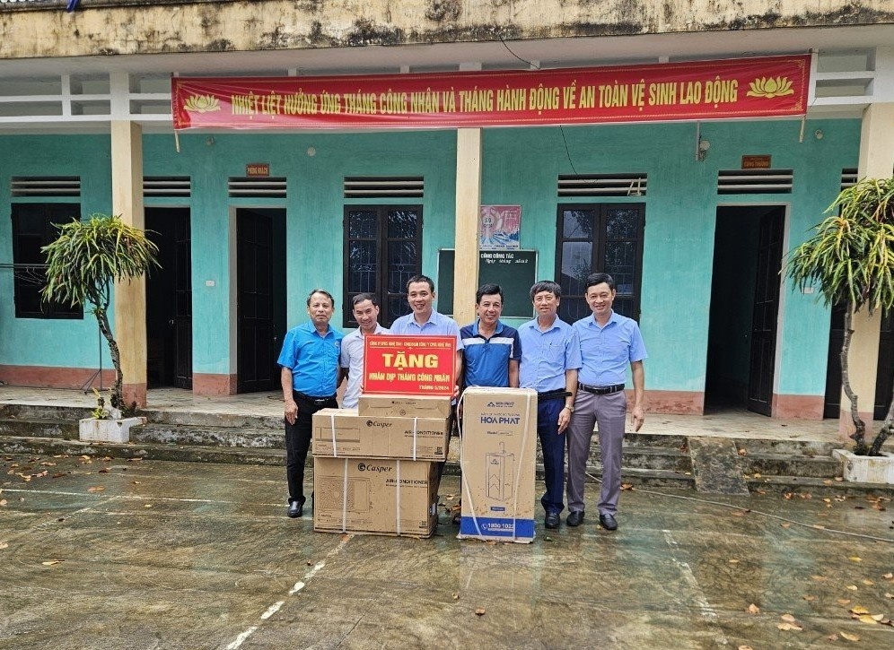 3.500 nhân viên gác chắn và những hiểm nguy ít ai biết