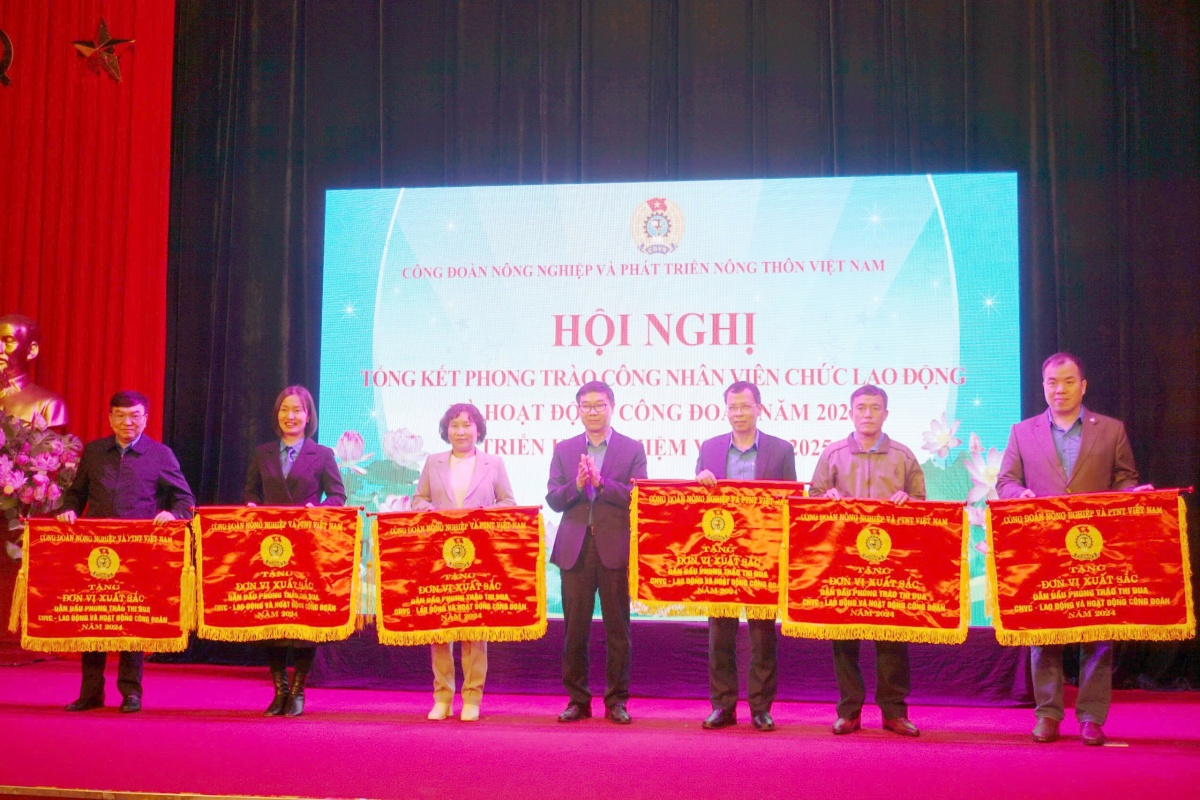 Công đoàn Nông nghiệp và PTNT Việt Nam chú trọng đảm bảo an toàn lao động, cải thiện điều kiện làm việc