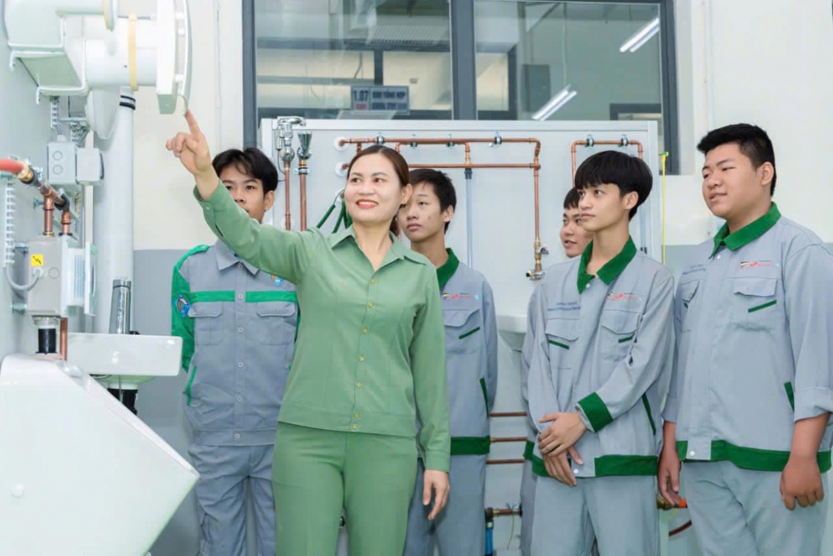 Công đoàn Nông nghiệp và PTNT Việt Nam chú trọng đảm bảo an toàn lao động, cải thiện điều kiện làm việc