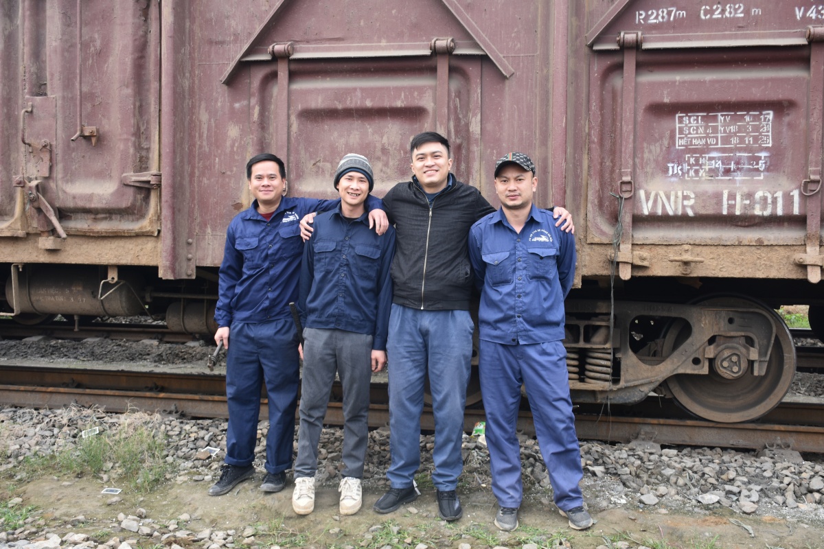 Tết ấm áp bên đường ray – Chuyện sum vầy của người lao động đường sắt
