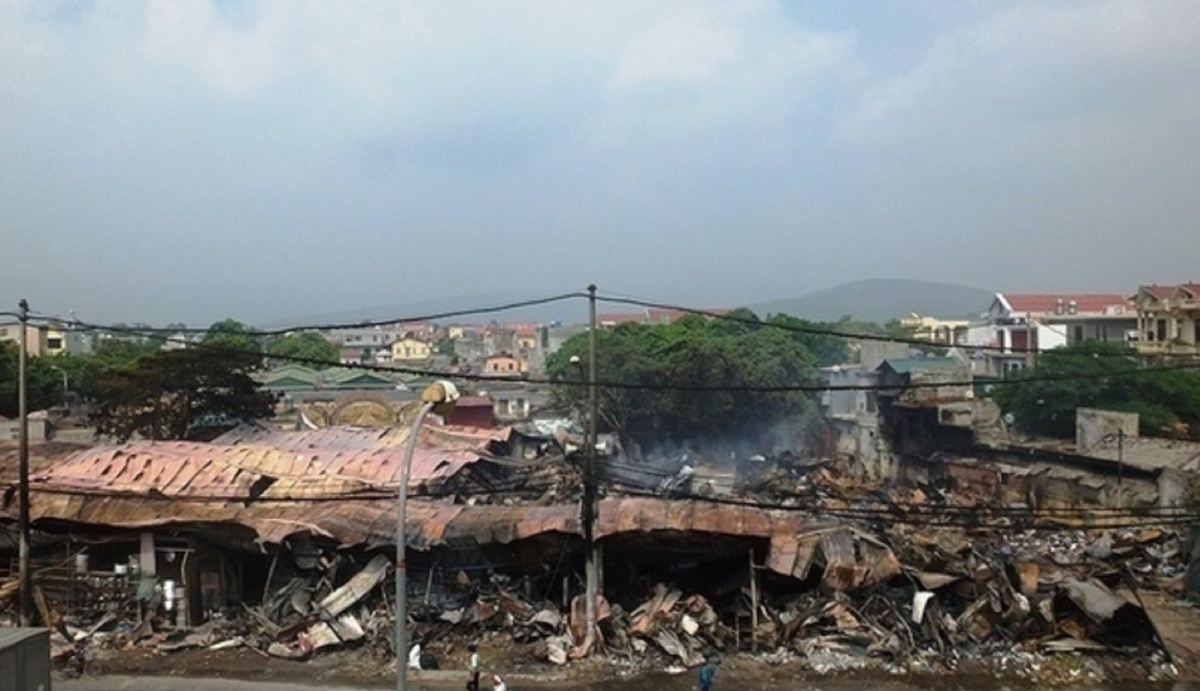 Khi có cháy, cần hô hoán và dập tắt những ngọn lửa nhỏ trước khi lan rộng