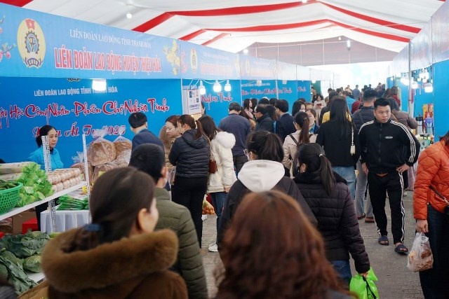 Chợ Tết Công đoàn: Trăn trở phía sau những niềm vui