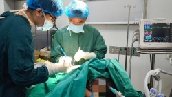 Câu chuyện của bé trai 8 tuổi và bệnh lý phổi hiếm gặp sau cú ngã