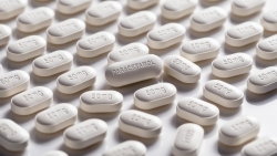 Bé gái 13 tuổi uống 30 viên Paracetamol tự tử: Cảnh báo về mặt tối của loại thuốc quen thuộc