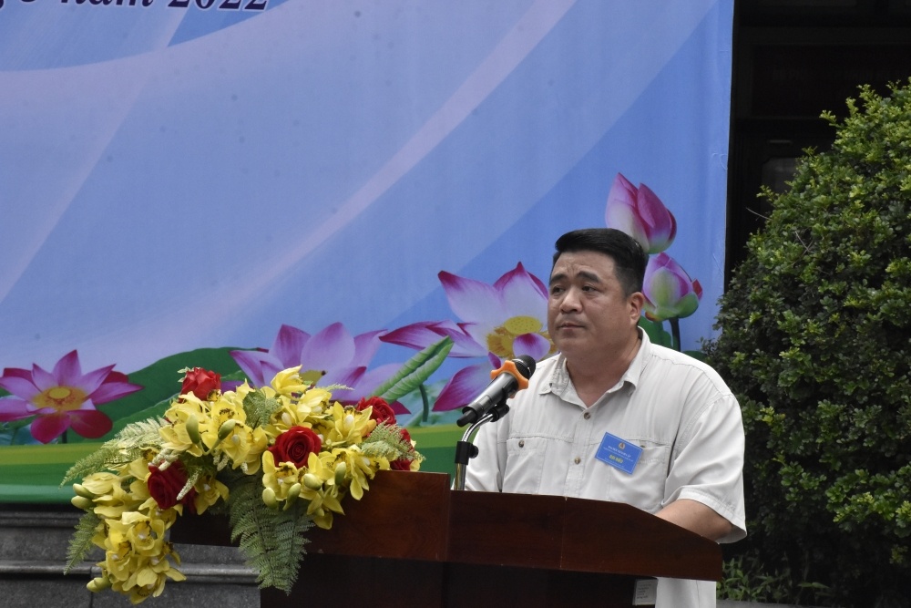 Nỗi lo an toàn của những “con thoi” trên đường phố