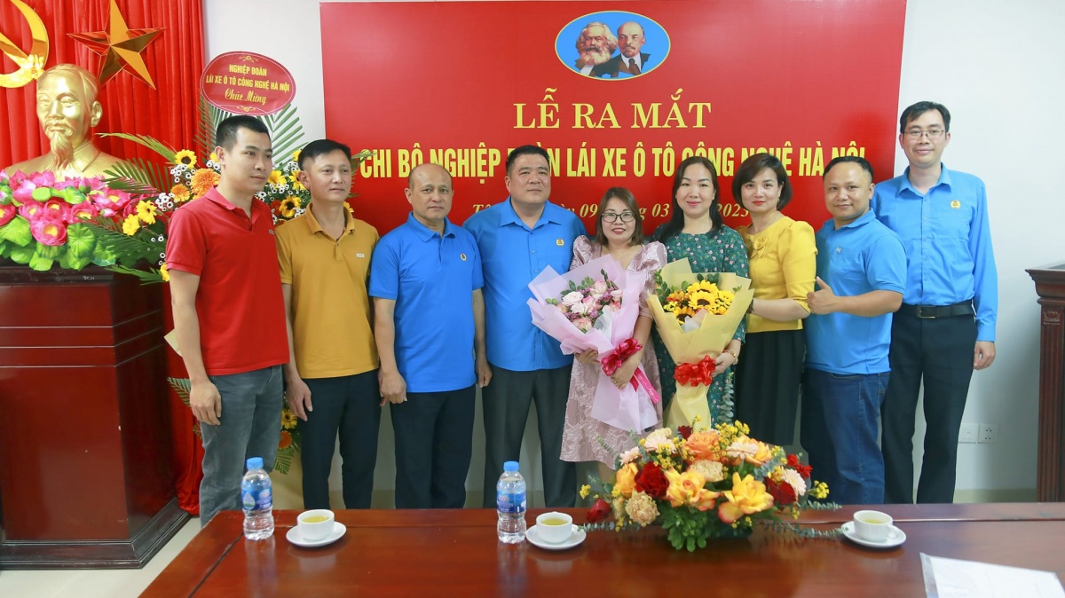 Nỗi lo an toàn của những “con thoi” trên đường phố