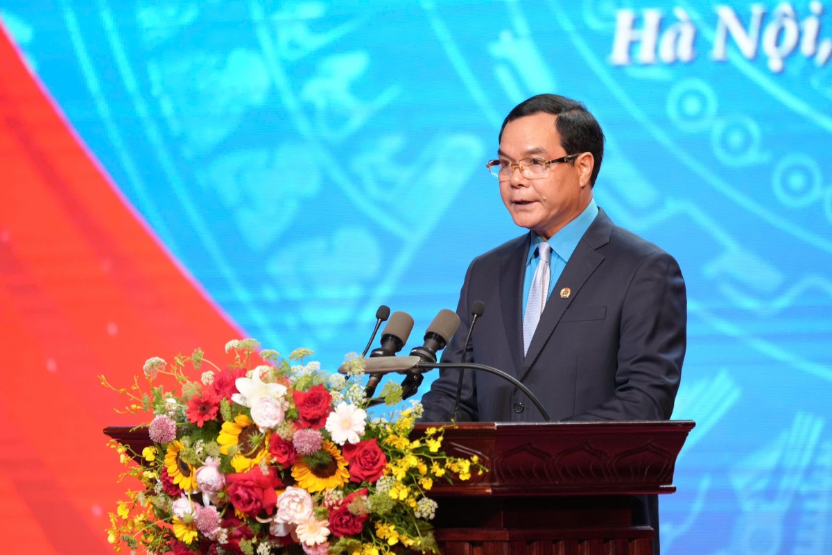 Coi người lao động là 