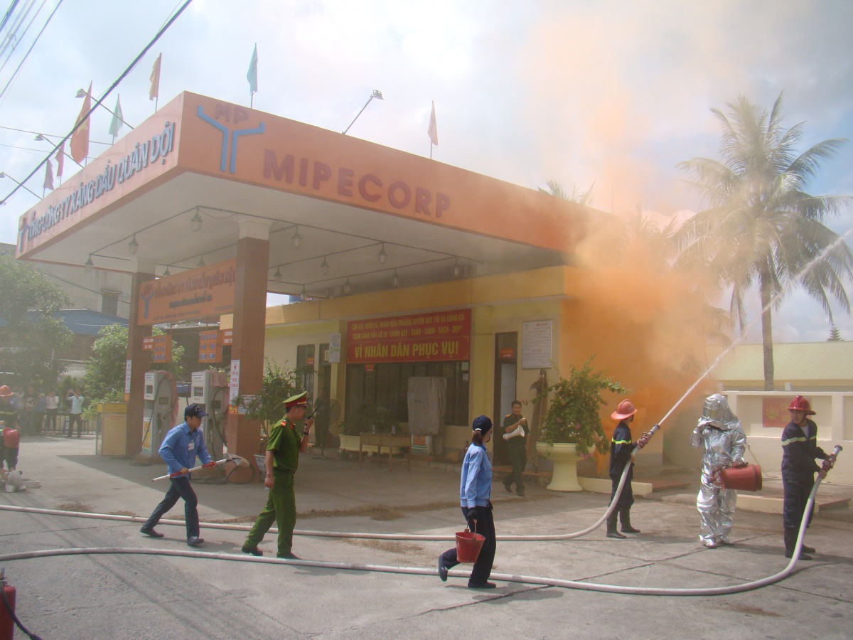 Phòng chống cháy nổ – Vấn đề sống còn trong công tác an toàn vệ sinh lao động tại Xăng dầu Quân đội KV1