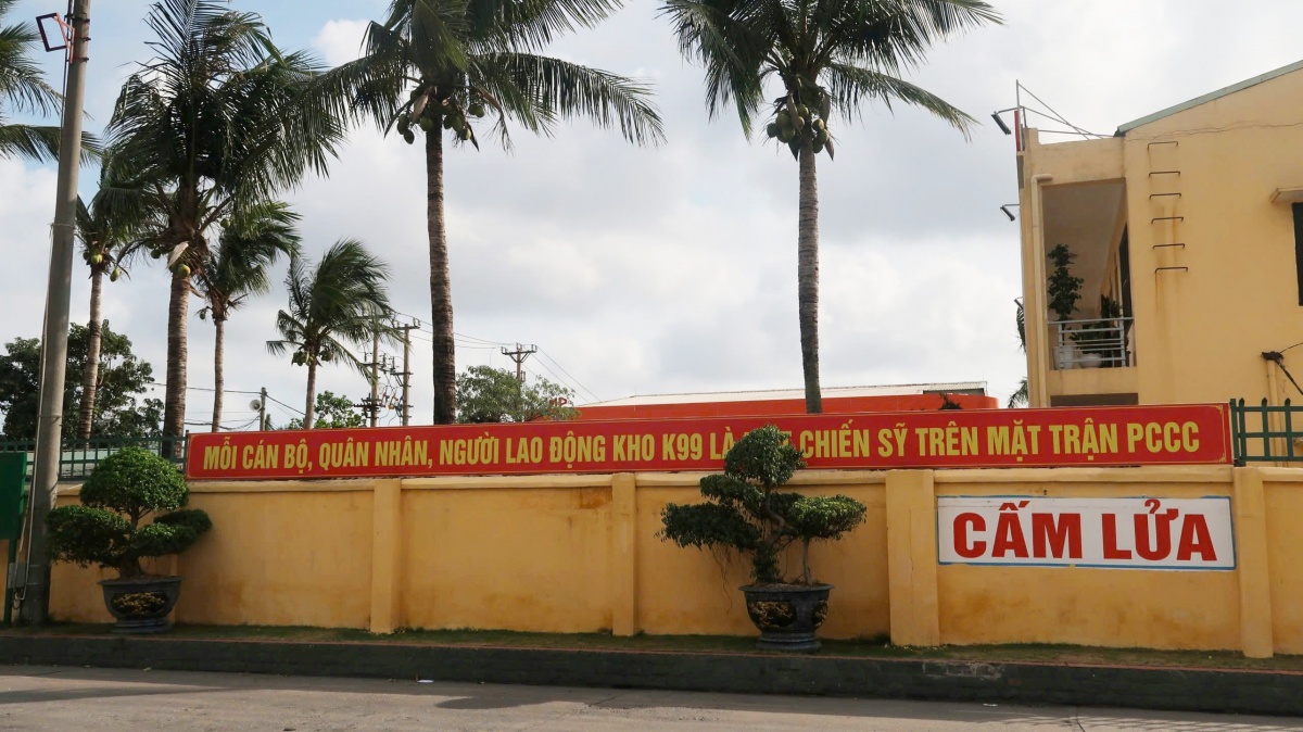 Phòng chống cháy nổ – Vấn đề sống còn trong công tác an toàn vệ sinh lao động tại Xăng dầu Quân đội KV1 Phòng chống cháy nổ – Vấn đề sống còn trong công tác an toàn vệ sinh lao động tại Xăng dầu Quân đội KV1