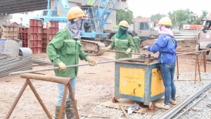 Người lao động ngoài trời cẩn thận với nguy cơ sốc nhiệt, kiệt sức và các biến chứng khác