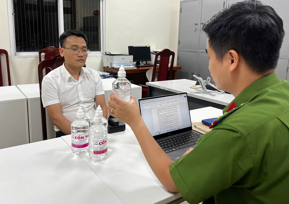 Cồn sát trùng giả - “Bóng ma” giữa đời thường, lỗ hổng quản lý?