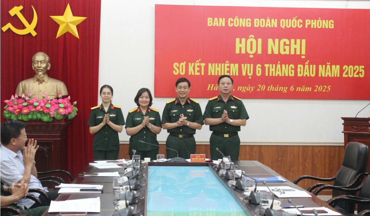 Công đoàn Quốc phòng: “Cán bộ là cái gốc của mọi việc”