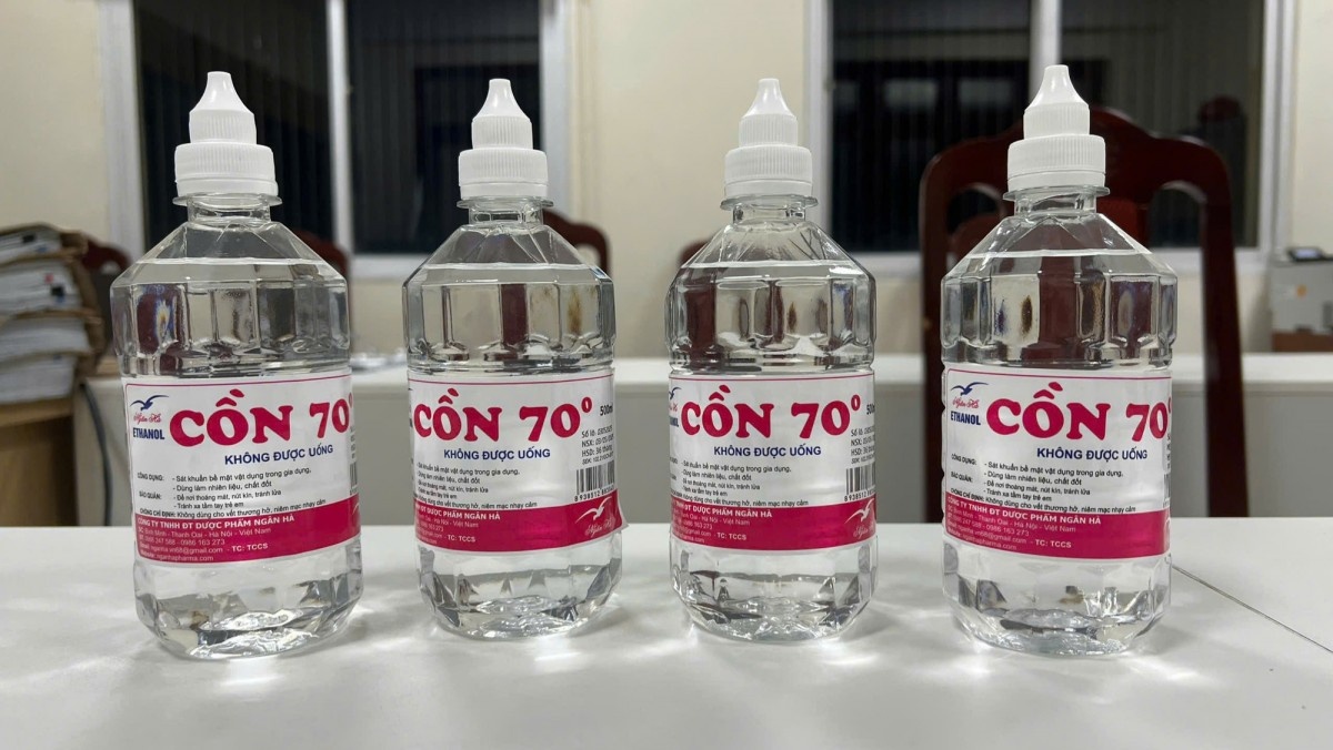 Cồn sát trùng giả - “Bóng ma” giữa đời thường, lỗ hổng quản lý?